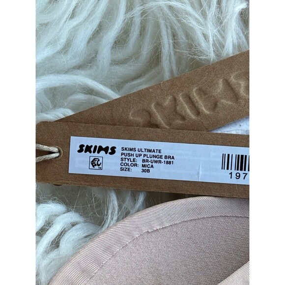 Skims Ultimate Push up Plunge Bra Mica Size 30B - Picture 8 of 8